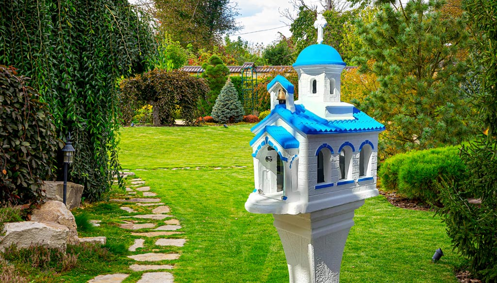 Griechische Miniaturkirchen und kleine Kapellen
