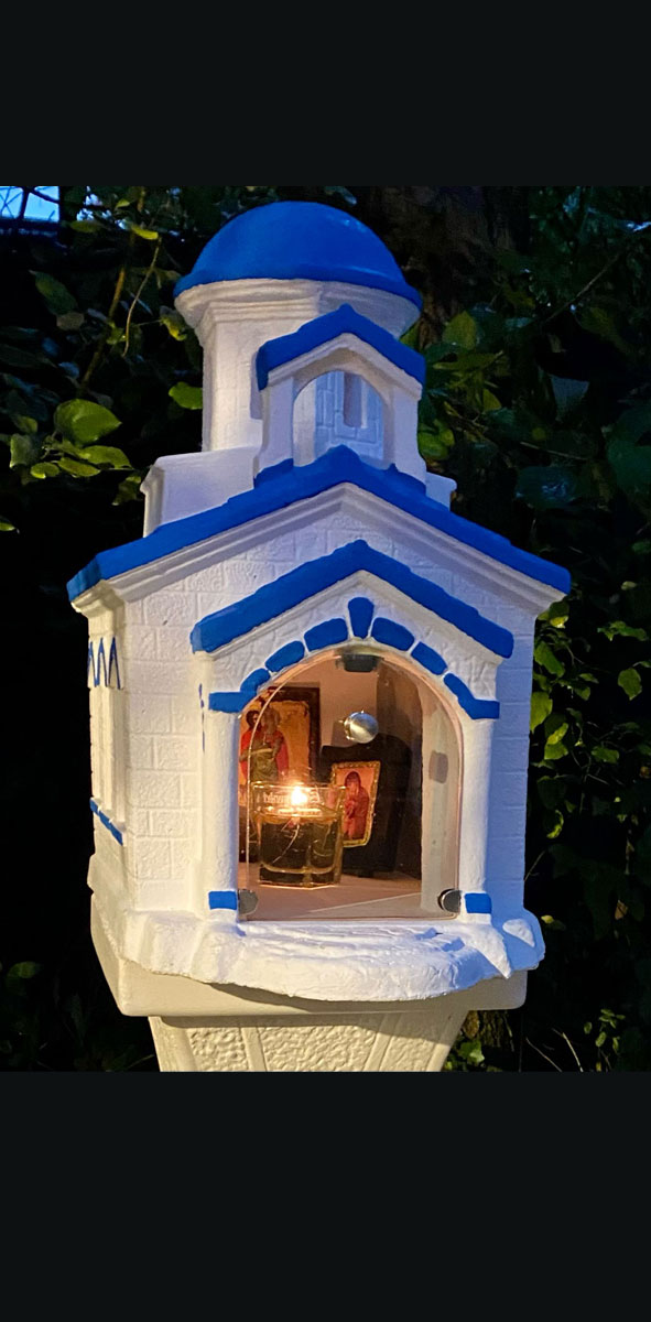 Griechische Miniaturkirchen und kleine Kapellen